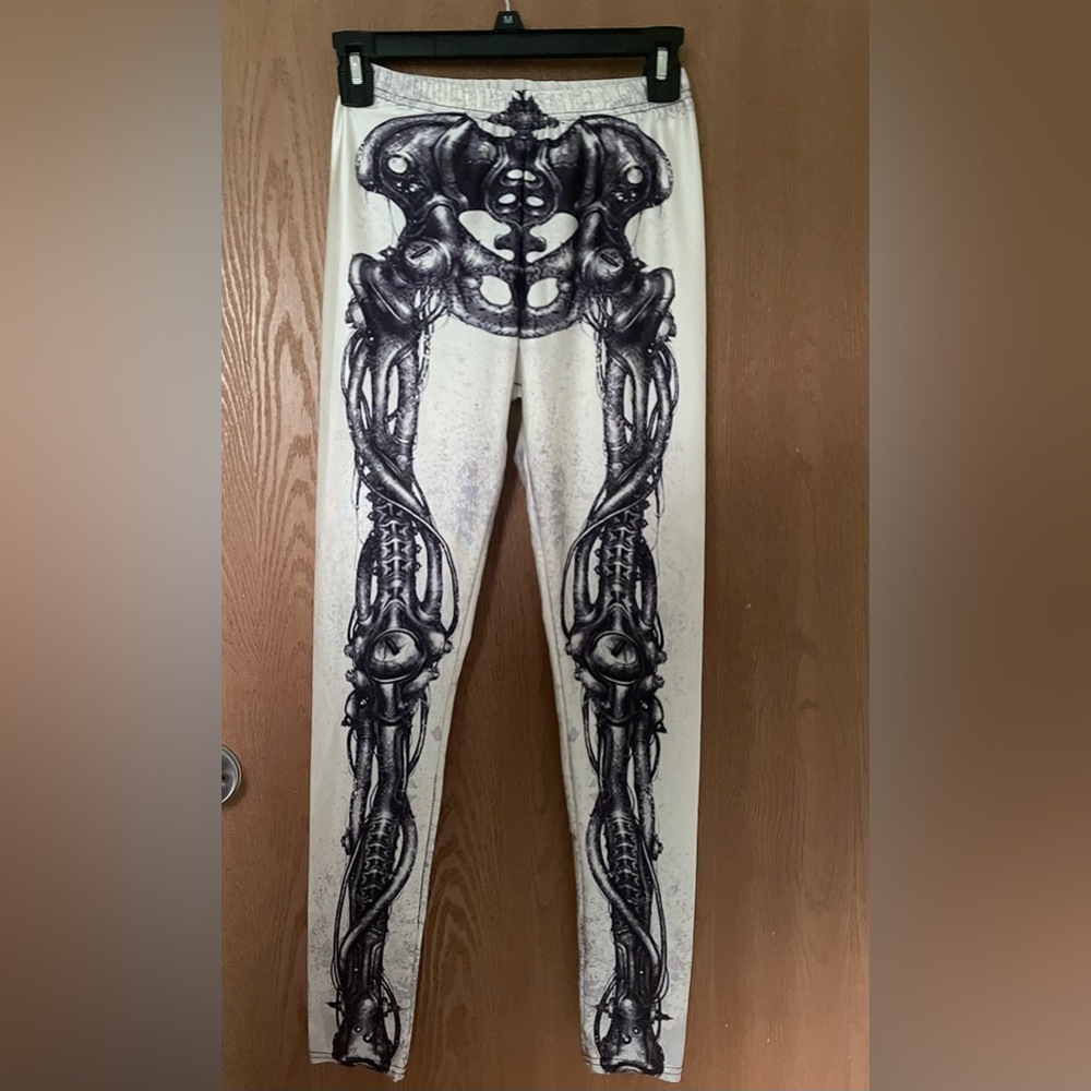 Skeleton Leggings Size M.